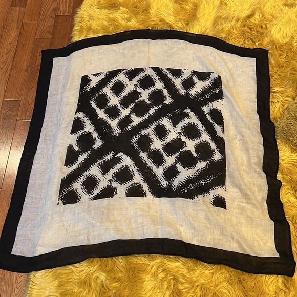 Vintage luxury canvas geo printed  square scarf - Picture 3 of 17